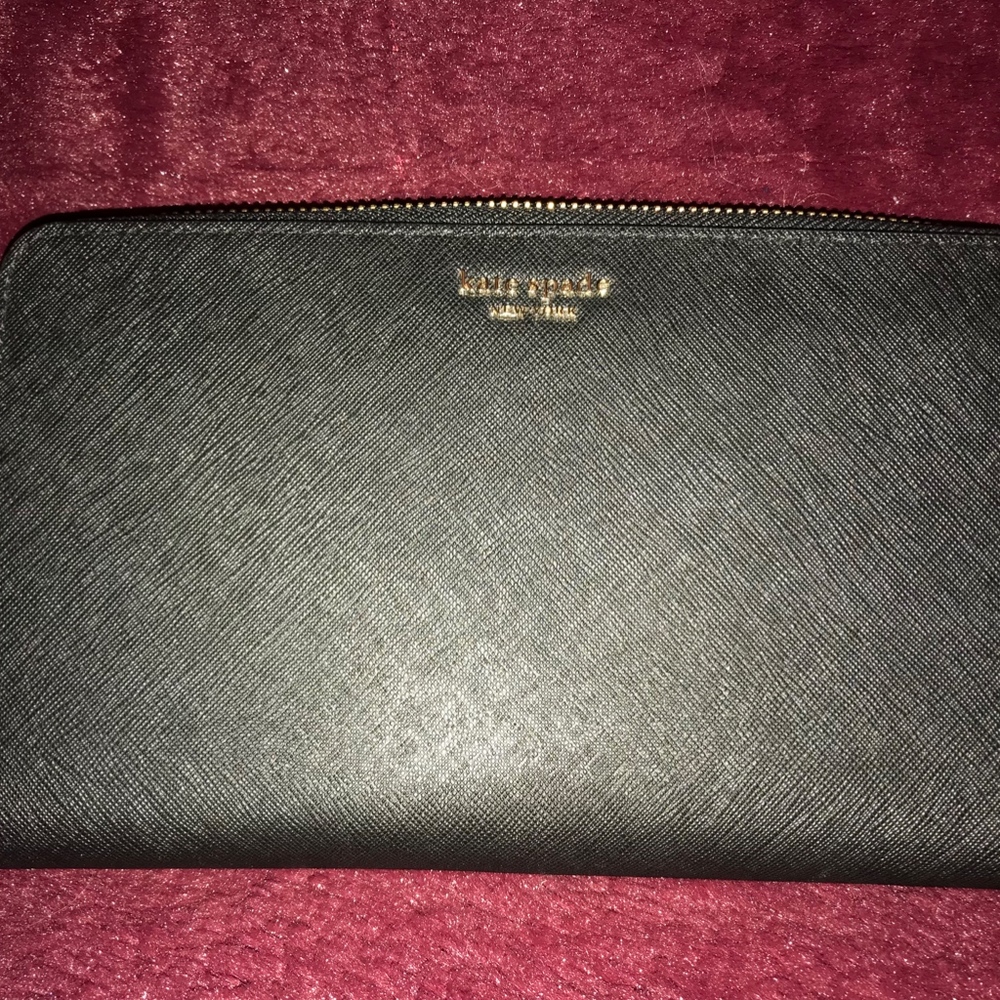 Kate Spade Wallet - Picture 1 of 8